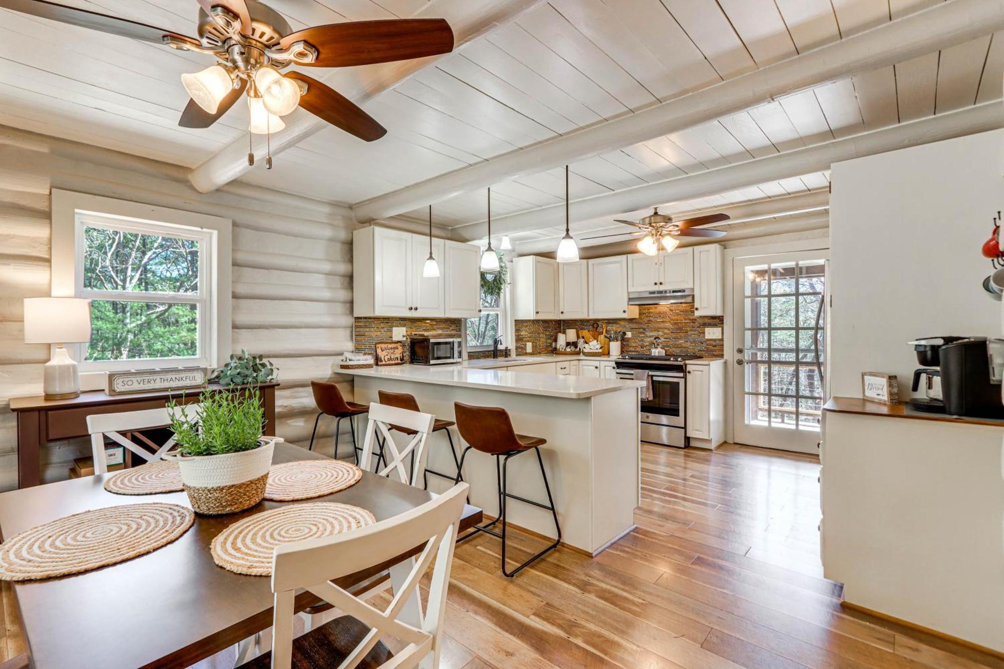 Dog-Friendly Hiawassee Cabin With Decks And Fire Pit! Exteriér fotografie