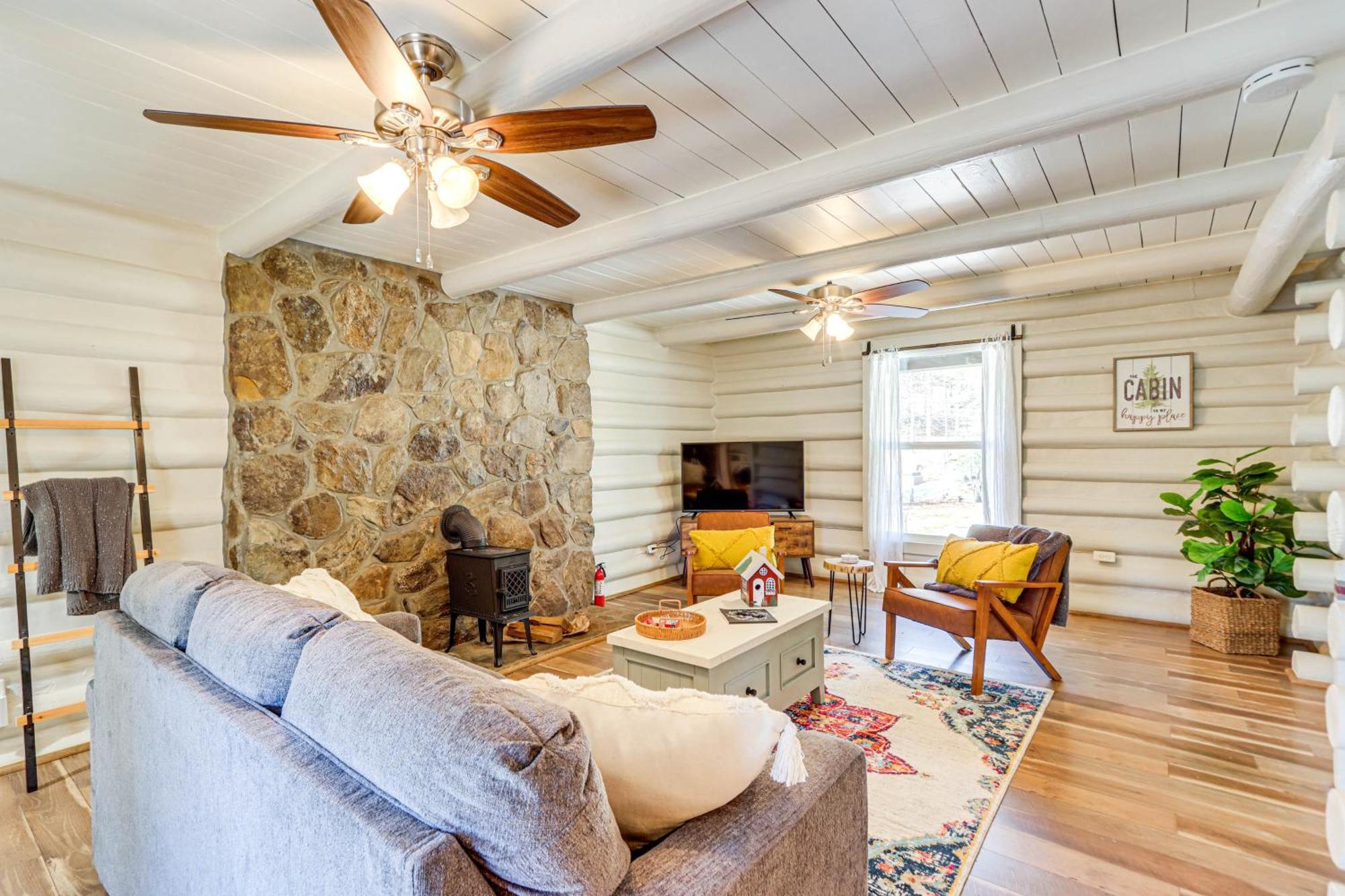 Dog-Friendly Hiawassee Cabin With Decks And Fire Pit! Exteriér fotografie