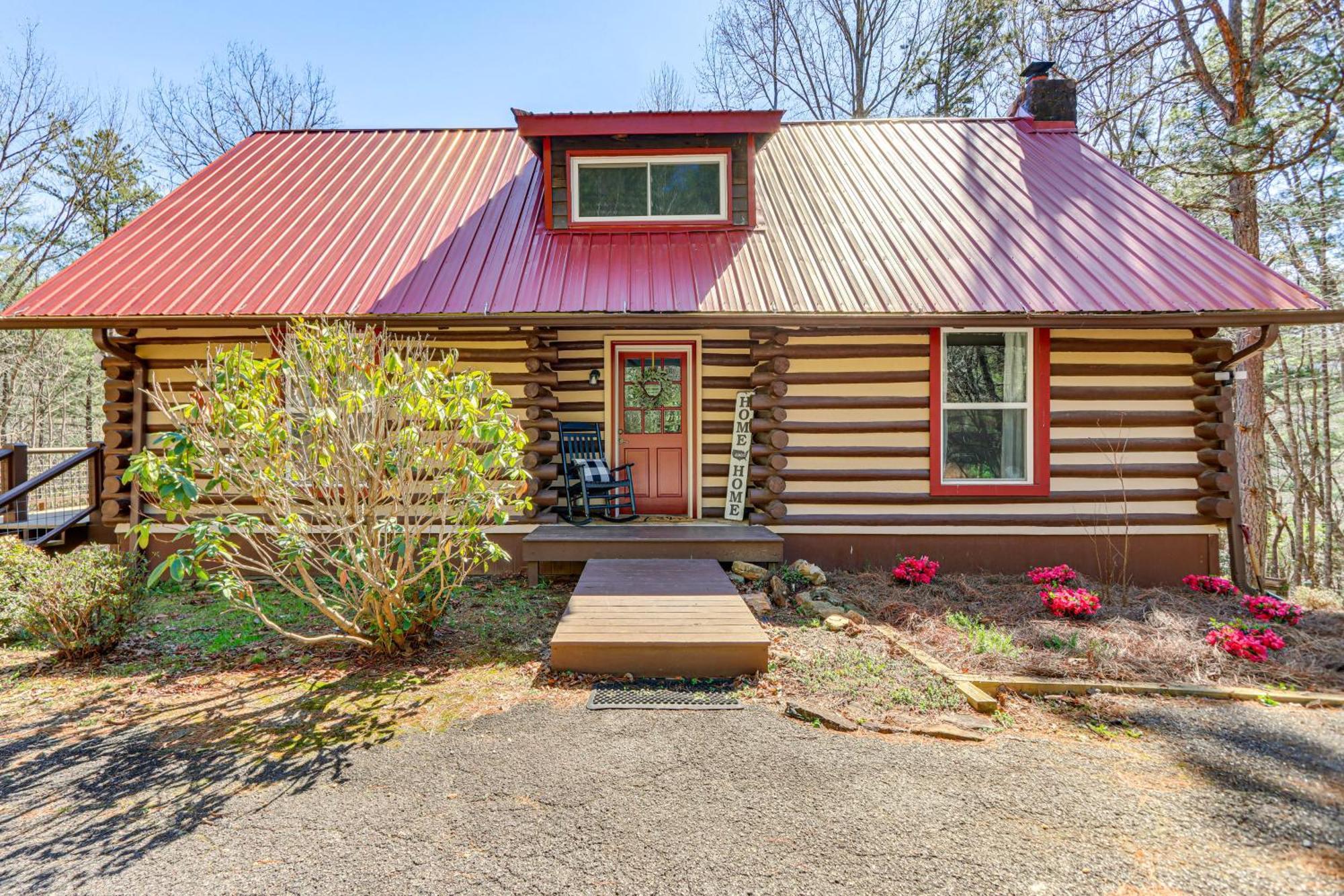 Dog-Friendly Hiawassee Cabin With Decks And Fire Pit! Exteriér fotografie